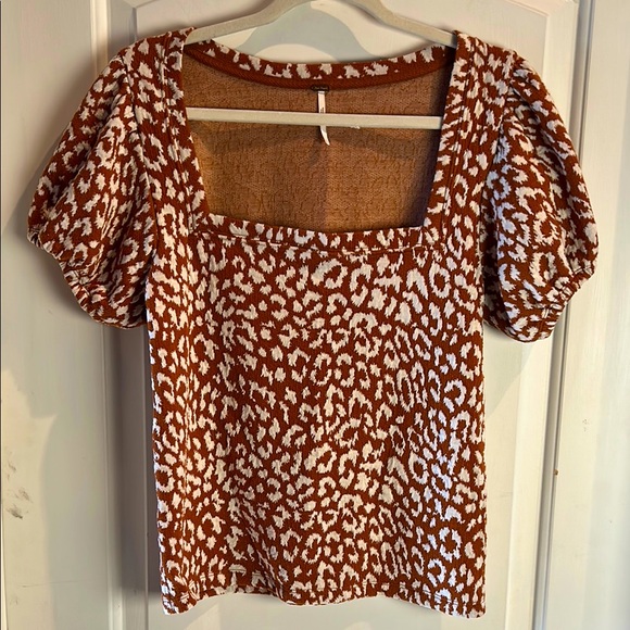 Free People Leopard Print Square Neck Puffed Sleeve Top - Picture 1 of 9